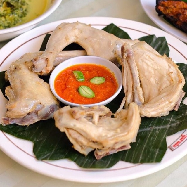 Suguhan ayam pop andalan Restoran Garuda Foto: Dok.RestoranGaruda/Instagram