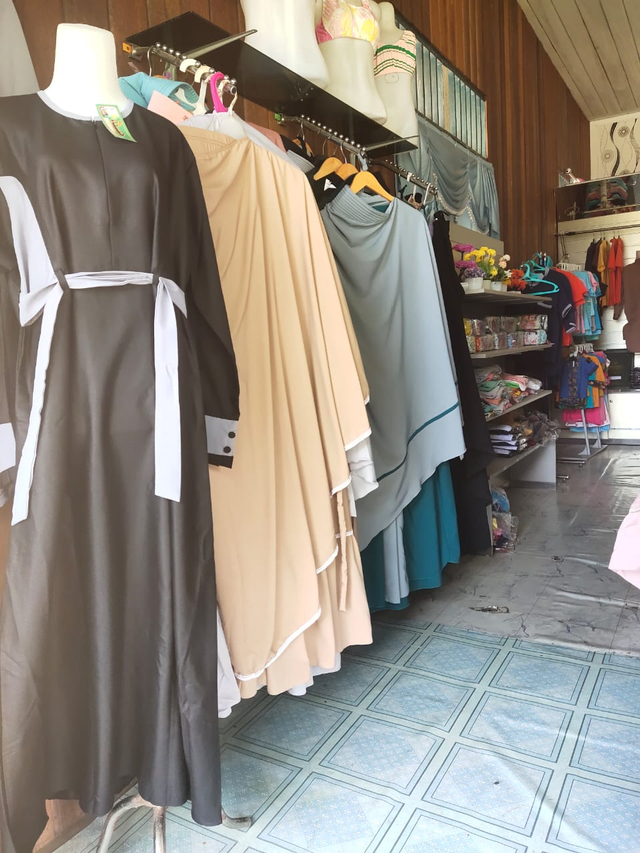Nurlina Agustin Pengusaha Fashion dan Produk Kesehatan di Kutai Barat (394100)
