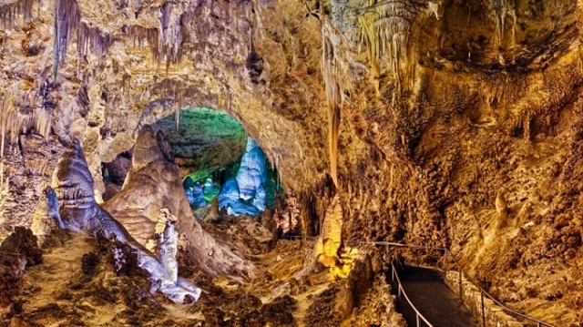 Carlsbad Caverns | Wikimedia Commons