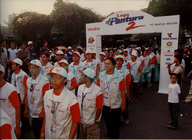 Bernostalgia dengan Isuzu Panther. Foto: Isuzu Indonesia