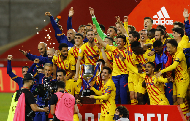 Barcelona saat menjuarai Copa Del Rey 2020/21. Foto: Marcelo Del Pozo/Reuters