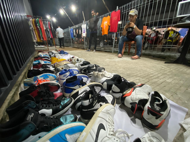 Thrifting di Ramadhan Night Market, Solusi Outfit Murah untuk Lebaran (77816)