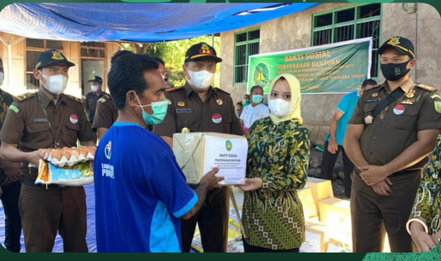 IAD Kejaksaan Peduli Bantu Korban Bencana Alam Flores Timur (676692)