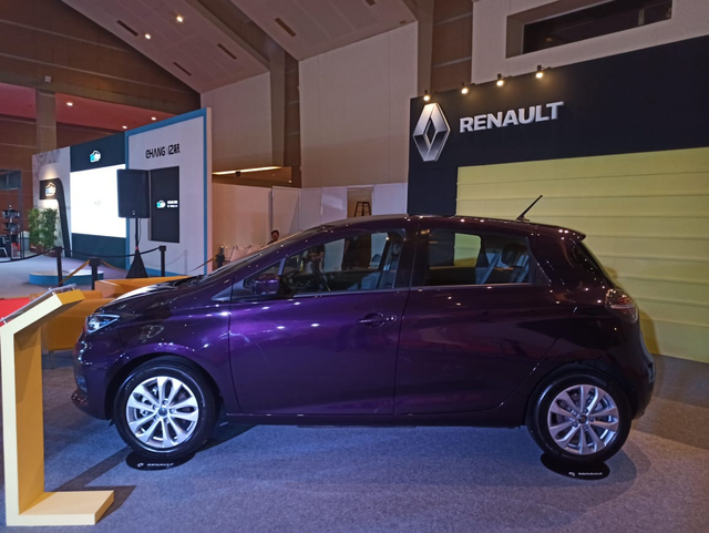 Kenalkan, Mobil Listrik Renault Zoe Di IIMS 2021, Apa Keunggulannya ...