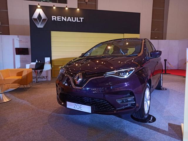 Mobil Listrik Renault Zoe di IIMS Hybrid 2021. Foto: Muhammad Ikbal/kumparan