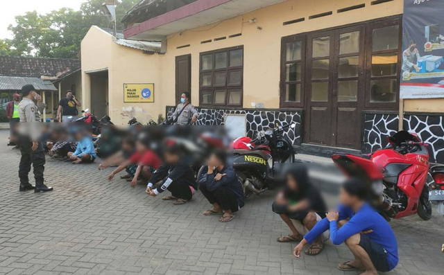 Terlibat Balap Liar, Belasan Remaja di Probolinggo Diangkut Polisi