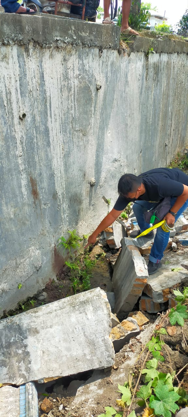 Lokasi tembok ambruk di TPU di Deli Serdang yang menewaskan seorang pria. Foto: Dok. Istimewa