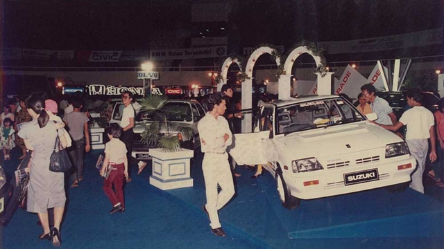 Pengunjung pameran otomotif 1986. Foto: dok. GAIKINDO