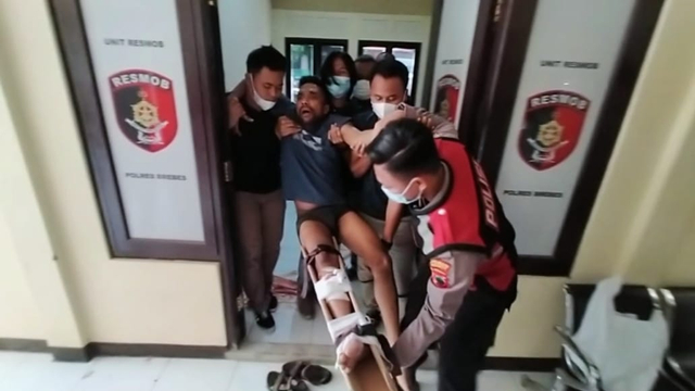 Foto-foto Penguntit Anak Bupati Brebes yang Ditembak Polisi (70480)