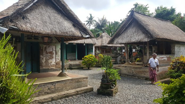 Rumah Adat Bali dan 3 Nilai Filosofis di Balik Bangunannya (210860)
