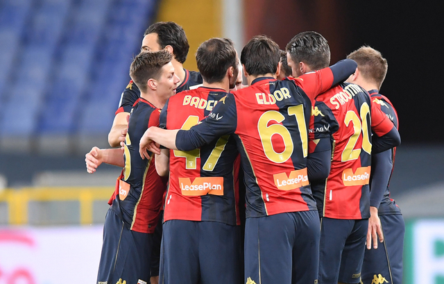 Pemain Genoa selebrasi usai mencetak gol. Foto: Foto: Official Twitter Genoa