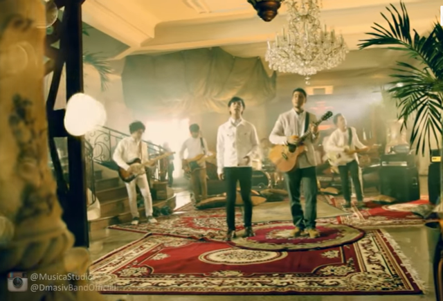 D'Masiv dan Raef Haggag. Foto: YouTube