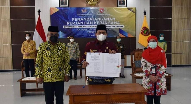 Wakil Bupati Kobar, Ahmadi Riansyah usai menandatangani perjanjian kerja sama (PKS) dengan Direktorat Jenderal Pajak Kementerian Keuangan (Kemenkeu). Foto: PROKOM 