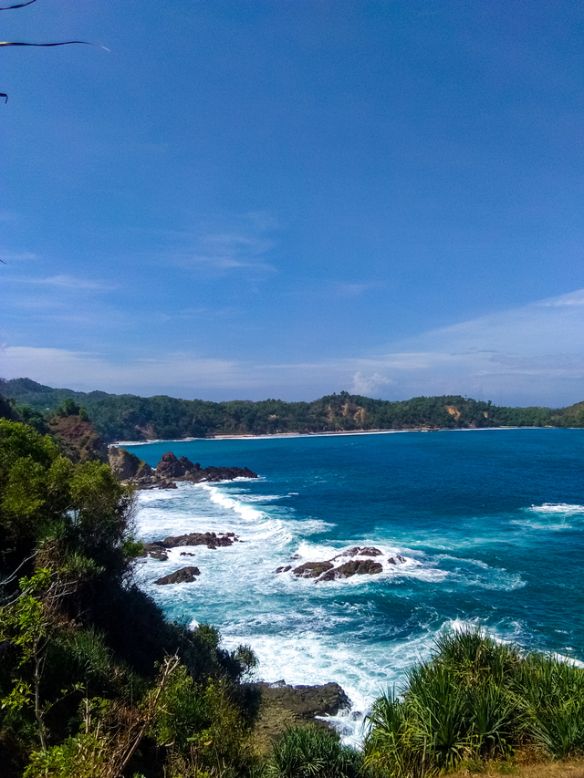 Surga Tersembunyi di Balik Bukit Gunung Kidul (10450)