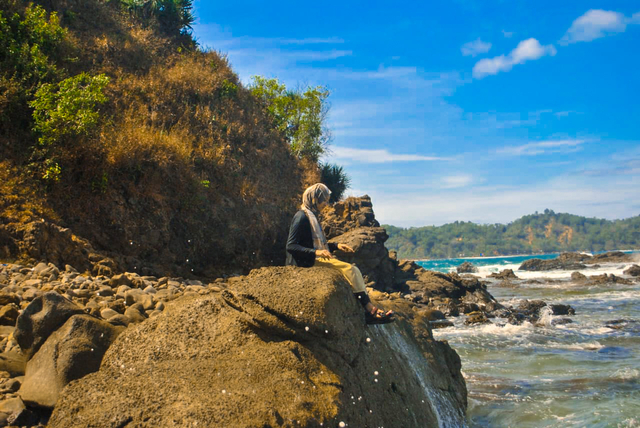 Surga Tersembunyi di Balik Bukit Gunung Kidul (10452)