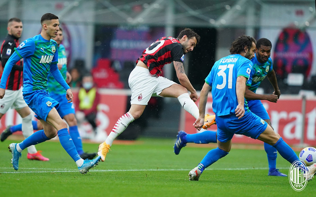 AC Milan vs Sassuolo: 2 Gol Menit Akhir Hancurkan Rossoneri di San Siro (634836)