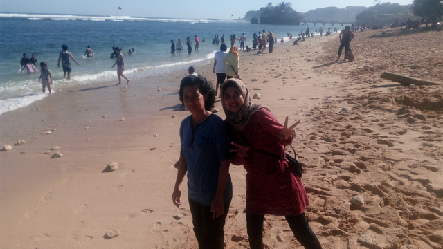 Pesona Cantik dan Indah Pantai Balekambang (21758)
