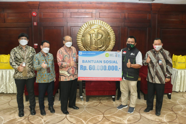 Peduli Dhuafa, Bank Indonesia Salurkan Bansos Bersama IZI Jawa Tengah