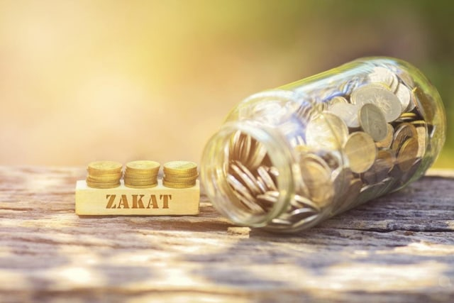 Ilustrasi zakat dan wakaf. Foto: Shutterstock