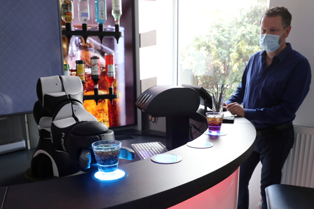 Foto: Melihat Robot Bartender dan Barista di Swiss (13342)
