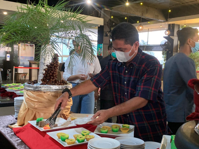 Menikmati Sunset nan Indah sambil Berbuka Puasa di Borneo Hotel Pontianak (38367)