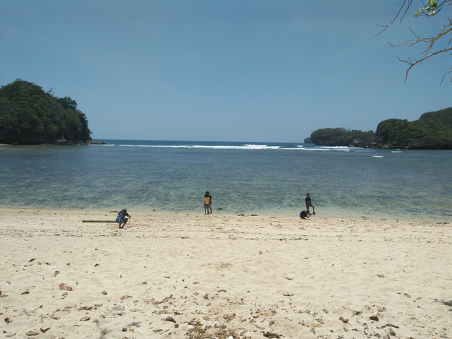 Pantai Tiga Warna, Gradasi Warna Pantai Malang Selatan (549363)
