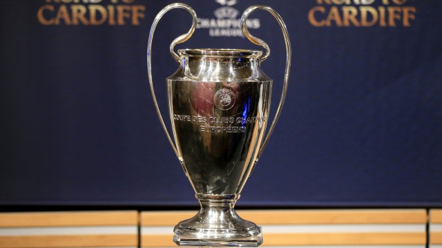 Trofi Liga Champions. Foto: Reuters/Pierre Albuoy