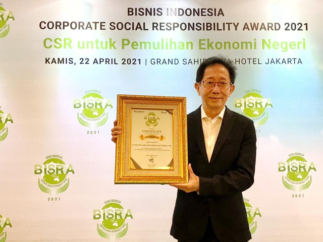 Direktur Sido Muncul, Irwan Hidayat, usai menerima penghargaan BISRA 2021. Foto: Dok. Sido Muncul