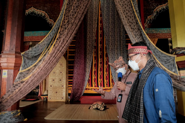 Sandiaga Uno Dorong Istana Pagaruyung Sebagai Wisata Ikonik Lain di Sumbar (139028)