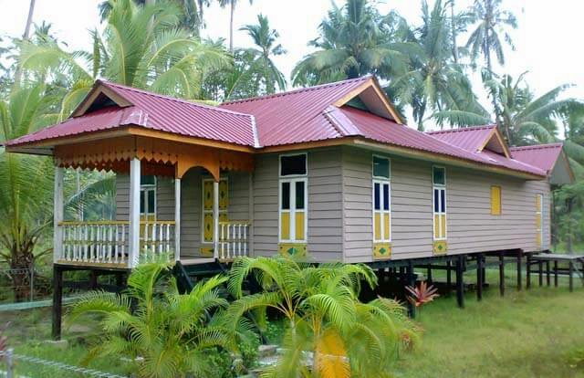 Salah satu jenis rumah tradisional masyarakat Kepulauan Riau yang masih terjaga. Foto: internet.