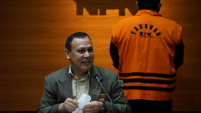 Ketua KPK Firli Bahuri pada konferensi pers penahanan Wali Kota Tanjung Balai H.M Syahrial oleh KPK, Sabtu (24/4). Foto: Humas KPK
