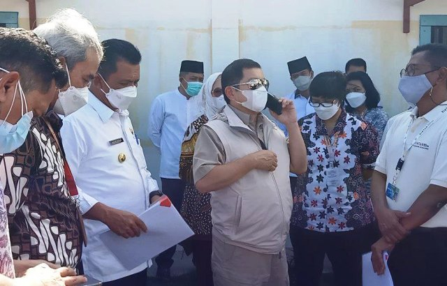 Menteri PPN/Kepala Bappenas Suharso Monoarfa kala mengunjungi Bandara Busung, Bintan. (Foto: Ari/batamnews)