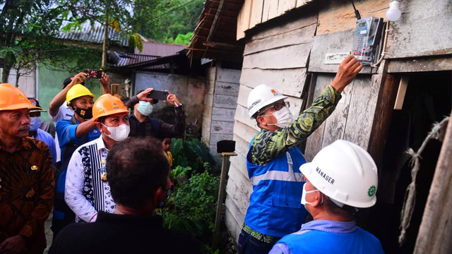 PLN Berhasil Alirkan Listrik untuk 10 Desa di Banggai Laut dan Banggai Kepulauan (345410)