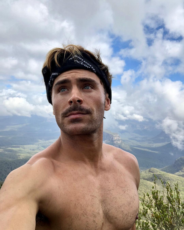 Wajah Zac Efron yang tampak tirus dan tidak sembap. Foto: Instagram @zacefron.