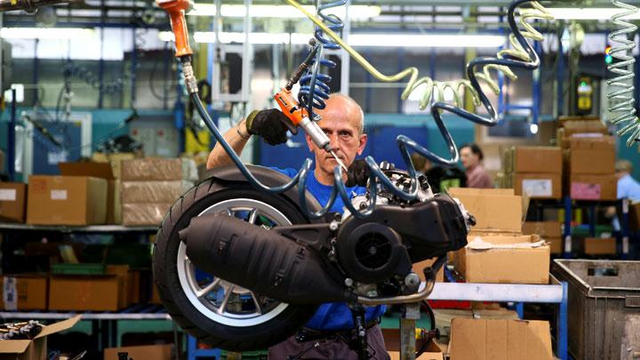 Eksis 75 Tahun, Populasi Vespa Dunia Tembus 19 Juta Unit! (185701)