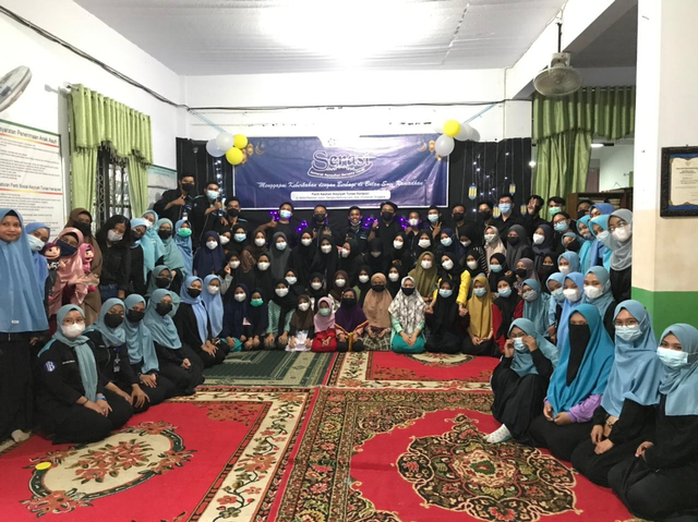 GenBI Kalbar menggelar aksi berbagi di bulan suci Ramadhan. Foto: Dok. GenBI Kalbar