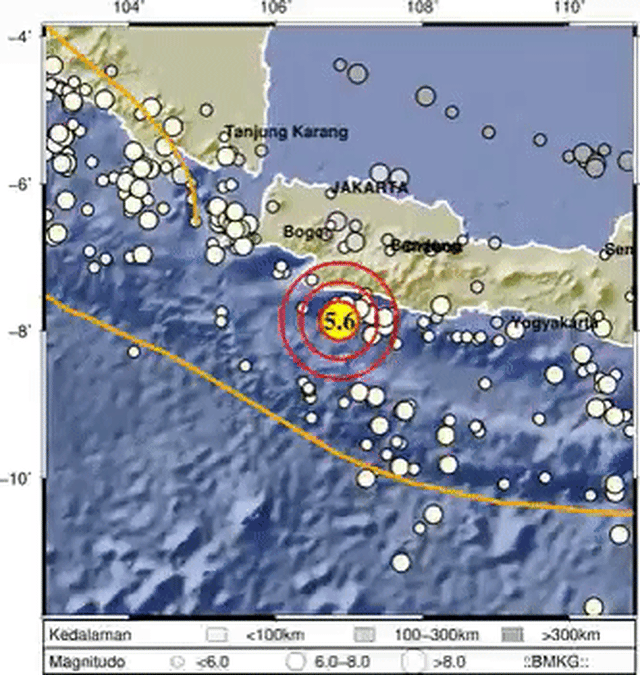 Titik lokasi gempa yang berada di Sukabumi akibatnya menggetarkan Jakarta, Depok, hingga Bogor.  Foto: Twitter/@infoBMKG