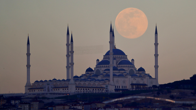 Apa Jadinya Kalau Bulan 2 Kali Lebih Dekat dengan Bumi? (29541)