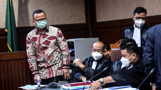 Terdakwa kasus suap izin ekspor benih lobster tahun 2020 Edhy Prabowo mengikuti sidang lanjutan di Pengadilan Tipikor, Jakarta, Rabu (28/4/2021). Foto: Muhammad Adimaja/ANTARA FOTO