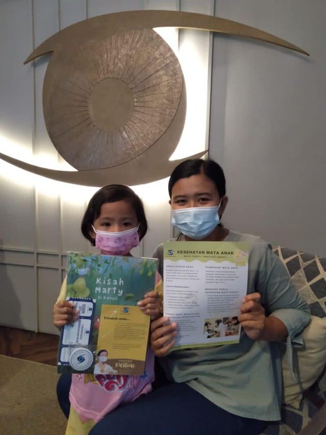 Klinik Mata dr. Sjamsu (KMDS) Surabaya mengadakan kegiatan “Kurangi Screen Time, Ambil Bukumu” di bulan April 2021.