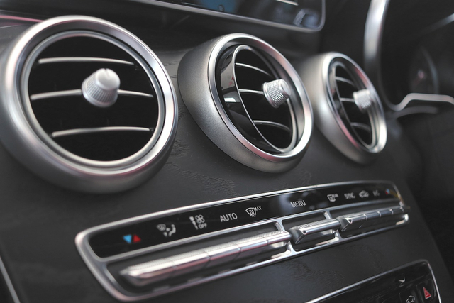 Ilustrasi AC mobil. (Foto: ninofficialphotography/pixabay.com)