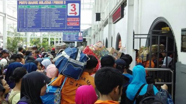 Aktivitas mudik/ foto : Aldo fenalosa 