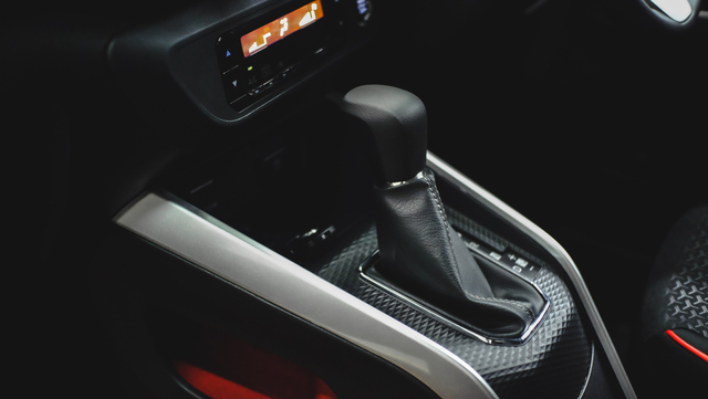 Tampilan dan desain perseneling Daihatsu Rocky. Foto: Bangkit Jaya Putra/kumparan