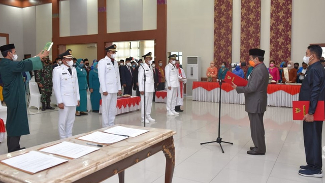 Gubernur Sulteng Lantik 2 Pasangan Kepala Daerah Terpilih di Pilkada 2020. Foto: Istimewa