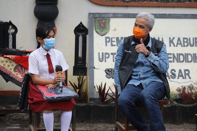 Nada bertemu dengan dengan Gubernur Jawa Tengah, Ganjar Pranowo. 