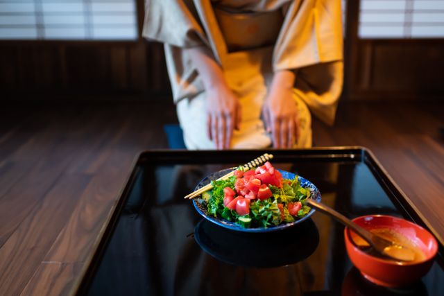Orang Jepang tidak ngemil makanan sehat. Foto: Shutterstock