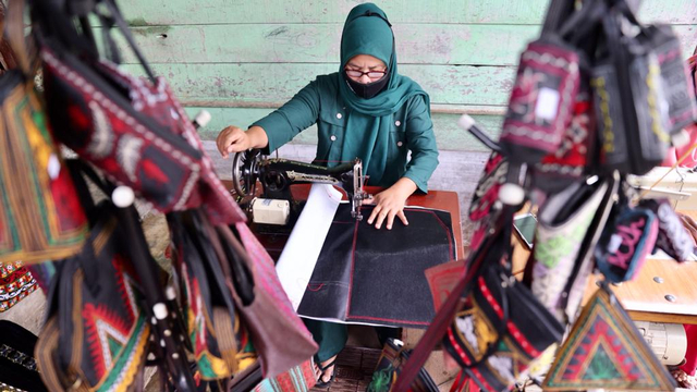 Foto Produk Gampong Kerajinan Bordir Khas Aceh Tempat Sandiaga Uno Beli Kopiah 5573