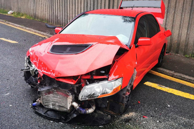 Mitsubishi Lancer Evo XI Kecelakaan. Foto: dok. South Wales Police