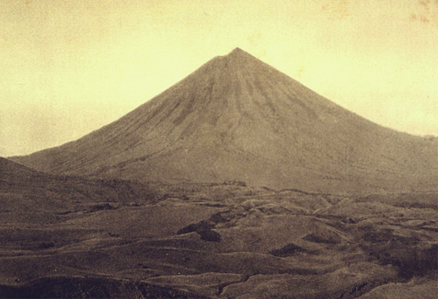 Fakta Geologis Menarik Gunung Inie Rie: Gunung Api Aktif Tertinggi di Flores (44134)