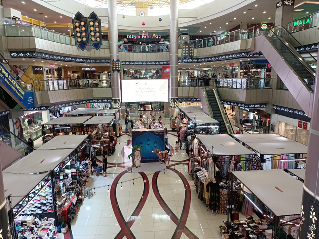 Nagoya Hill Shopping Mall di Kota Batam. Foto: Khairul S/kepripedia.com